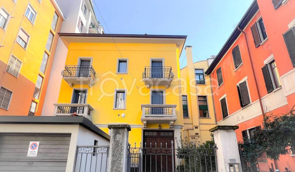 negozio in vendita a Milano