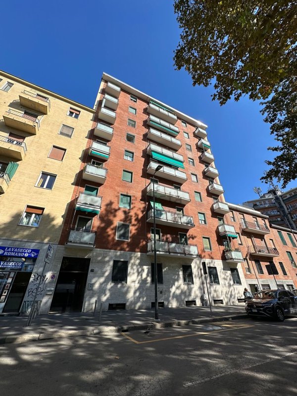 appartamento in vendita a Milano in zona Bocconi