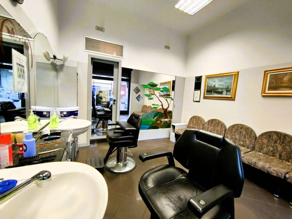 negozio in vendita a Milano in zona Città Studi