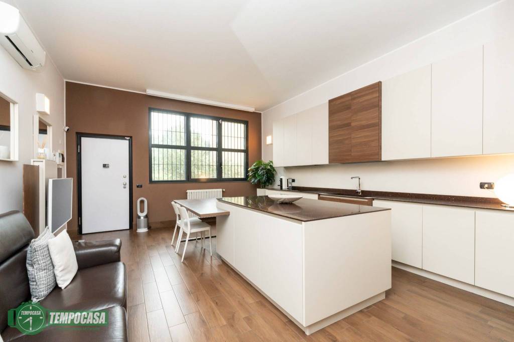 appartamento in vendita a Milano in zona Gorla