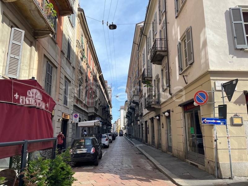 appartamento in vendita a Milano in zona Porta Genova