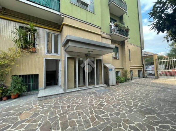 appartamento in vendita a Milano in zona Adriano