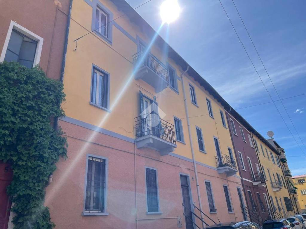 appartamento in vendita a Milano in zona San Cristoforo