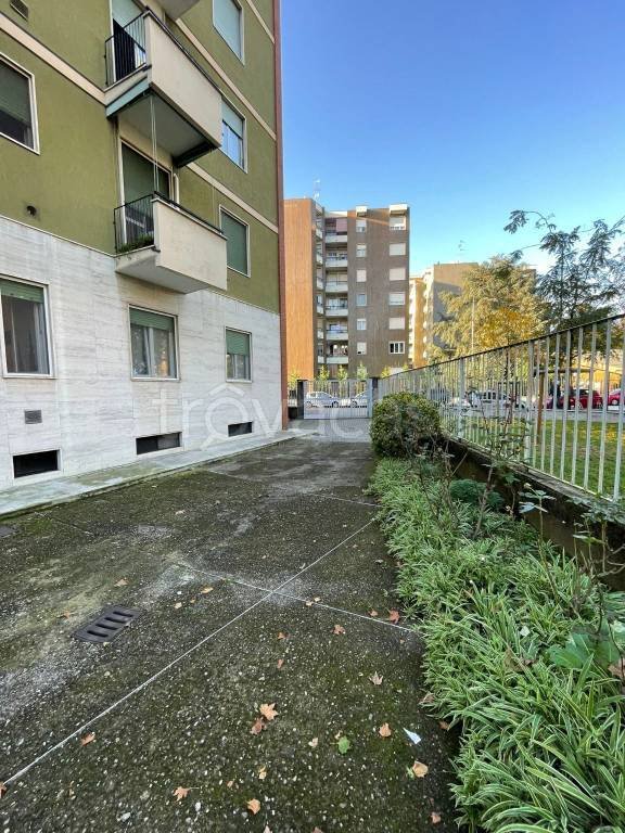 appartamento in vendita a Milano in zona Baggio