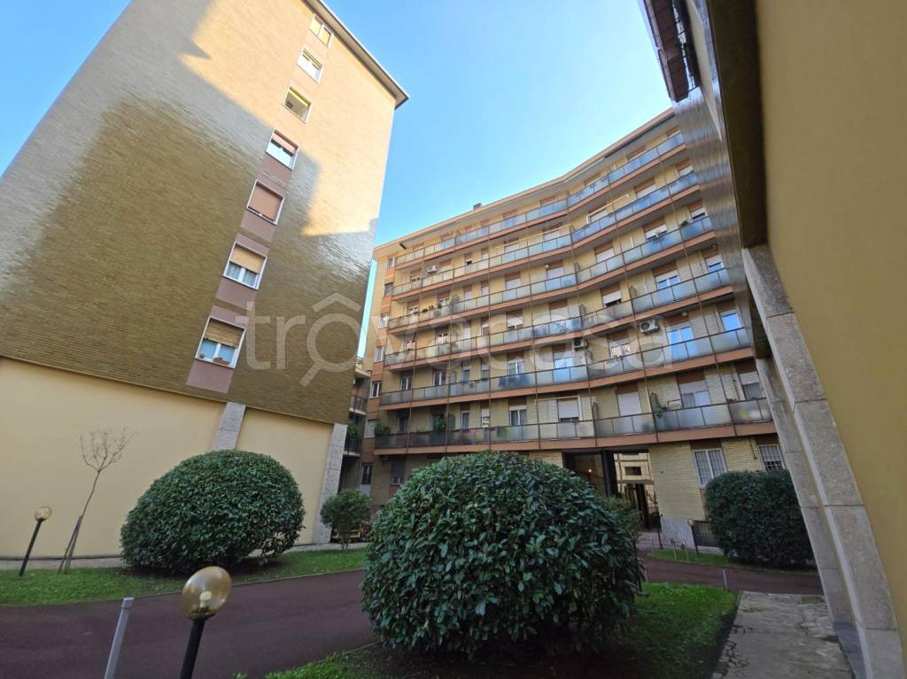 appartamento in vendita a Milano in zona Precotto