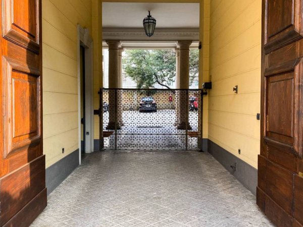 ufficio in vendita a Milano in zona Guastalla