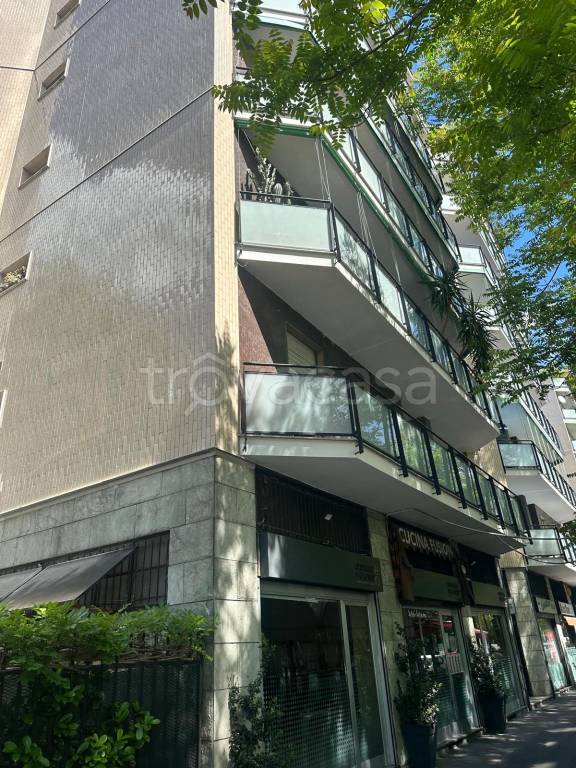 negozio in vendita a Milano in zona San Siro