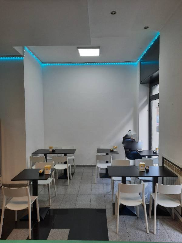 negozio in vendita a Milano in zona Lambrate