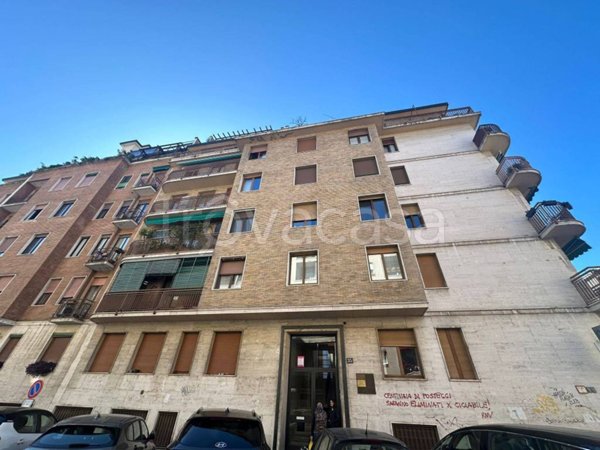 appartamento in vendita a Milano in zona Lorenteggio