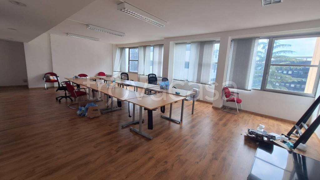 ufficio in vendita a Milano in zona Isola