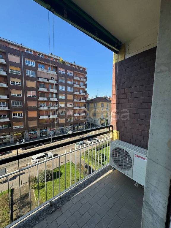 appartamento in vendita a Milano in zona Vigentino
