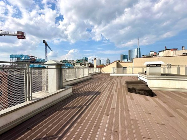appartamento in vendita a Milano in zona Porta Garibaldi