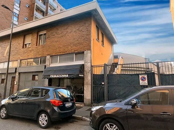 appartamento in vendita a Milano in zona Adriano