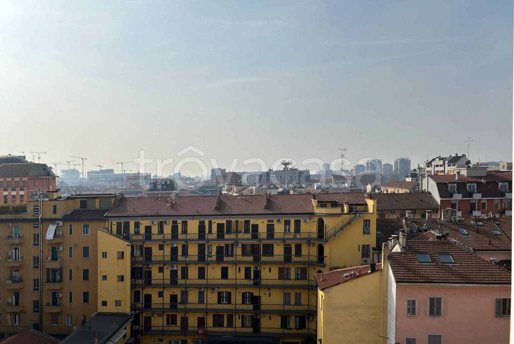 appartamento in vendita a Milano in zona Bocconi