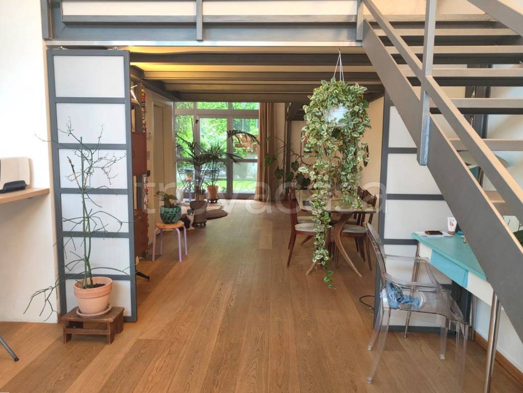 appartamento in vendita a Milano in zona Barona