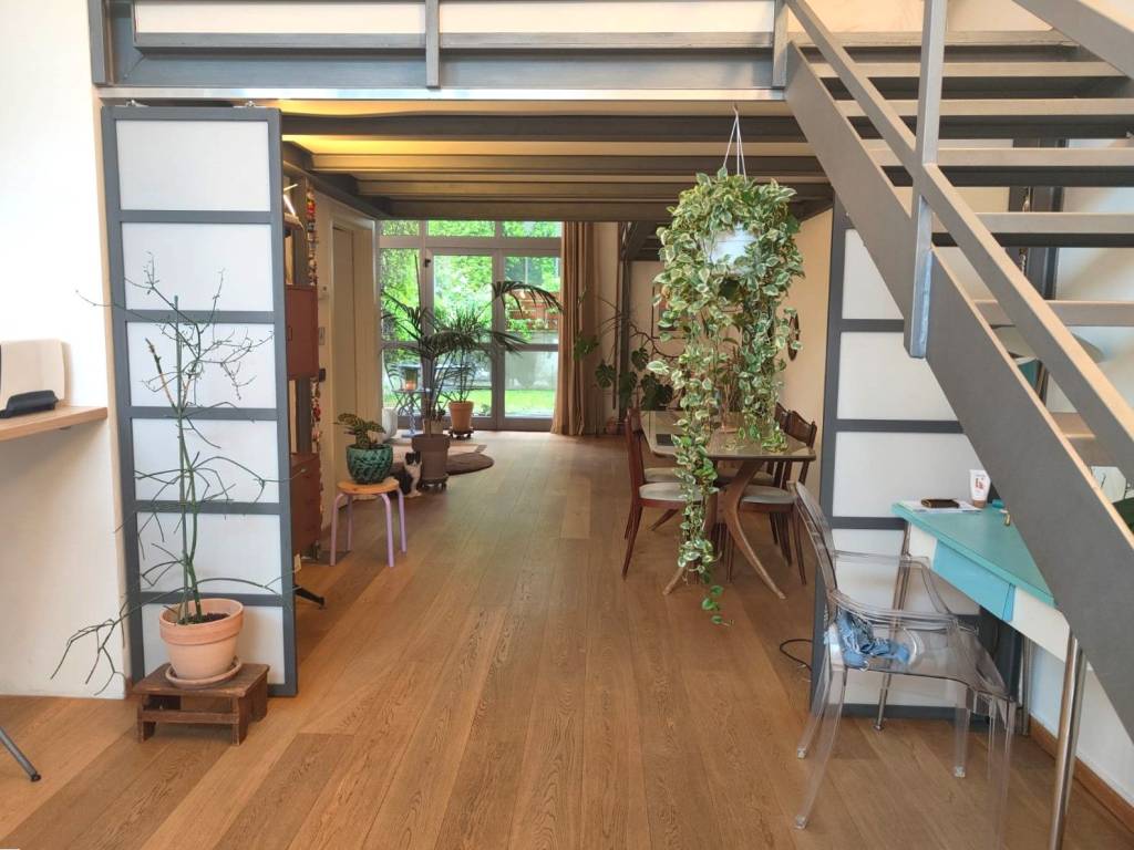 appartamento in vendita a Milano in zona Famagosta
