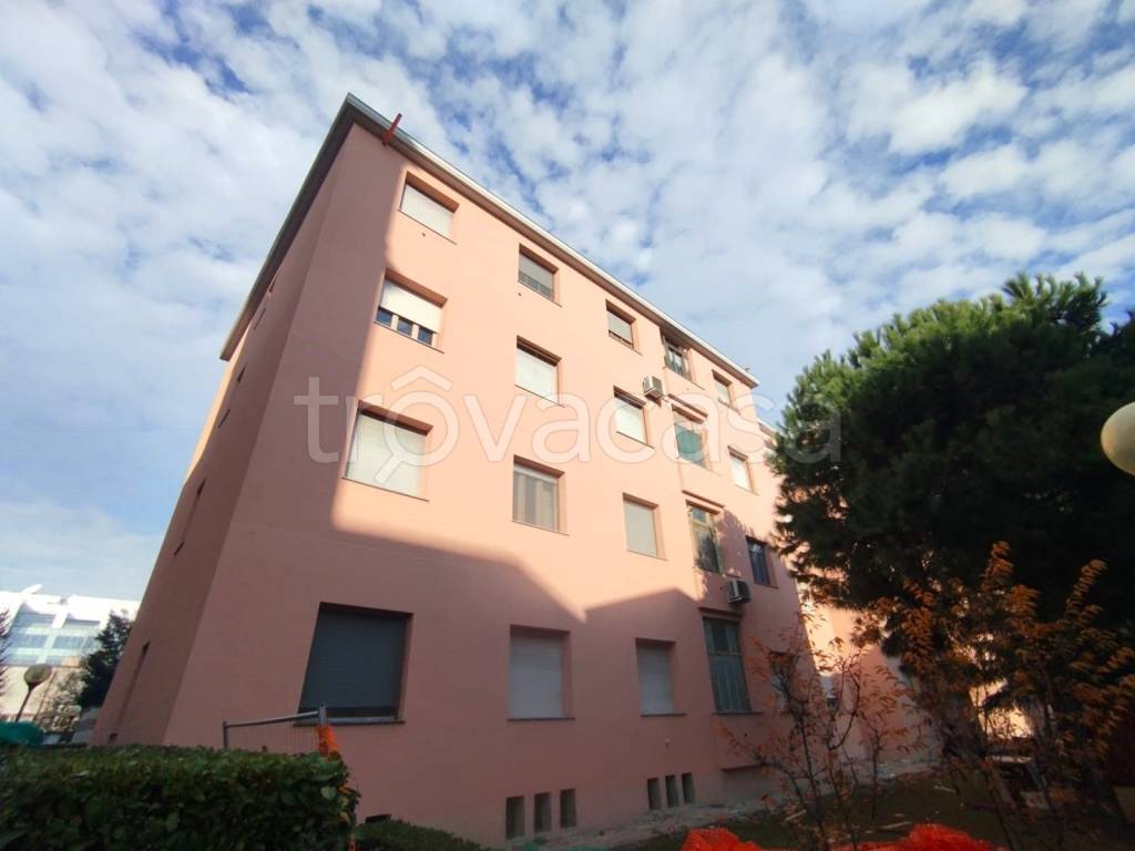 appartamento in vendita a Milano in zona Rogoredo