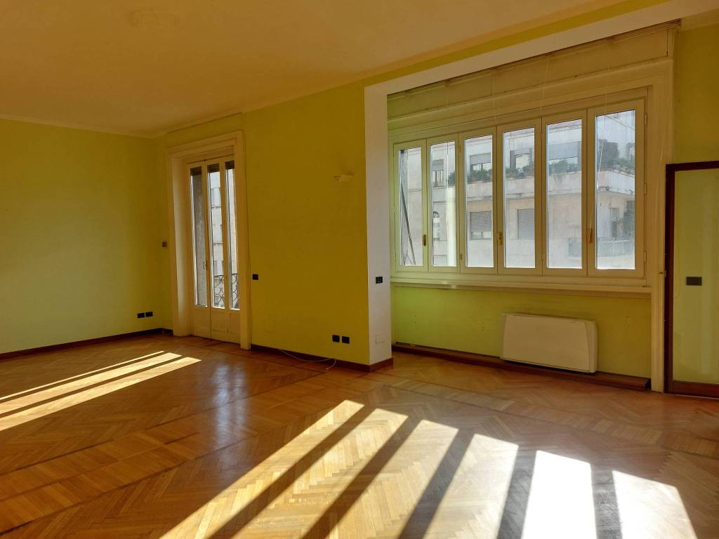 appartamento in vendita a Milano in zona Centro Direzionale