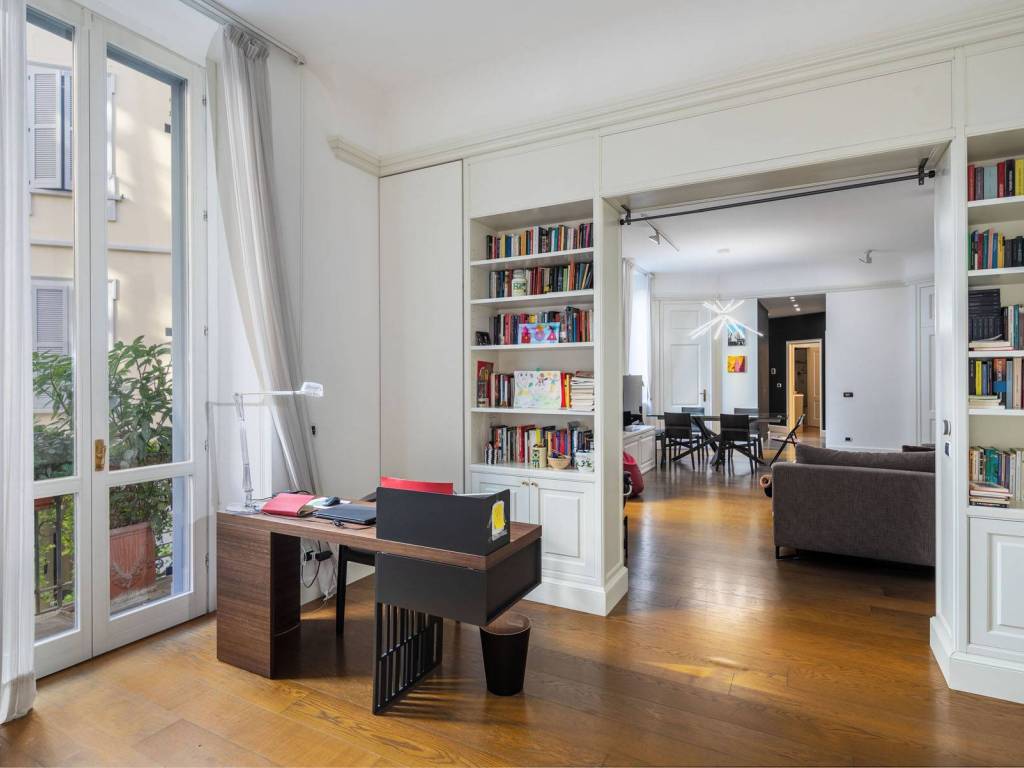 appartamento in vendita a Milano in zona Porta Garibaldi