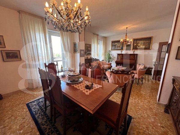 appartamento in vendita a Milano in zona Lorenteggio