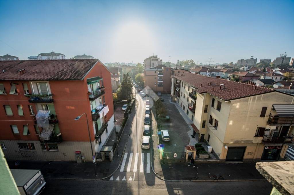 appartamento in vendita a Milano in zona Baggio