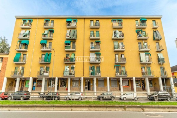 appartamento in vendita a Milano in zona Famagosta