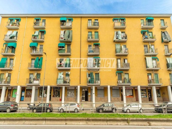 appartamento in vendita a Milano in zona Famagosta