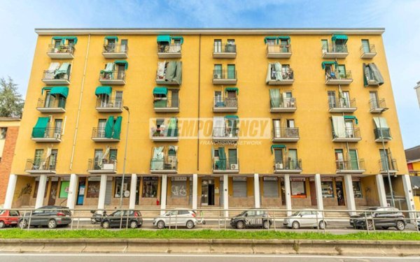 appartamento in vendita a Milano in zona Famagosta