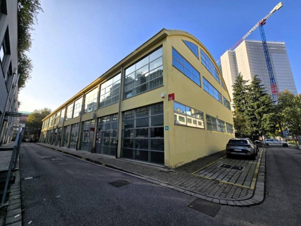appartamento in vendita a Milano in zona San Cristoforo