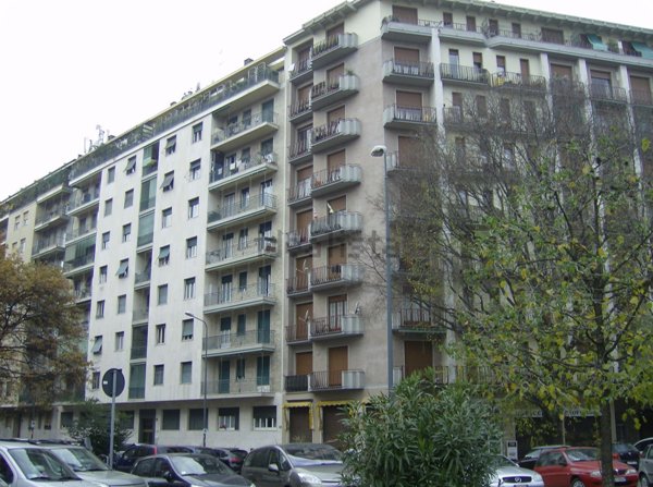 appartamento in vendita a Milano in zona Lorenteggio