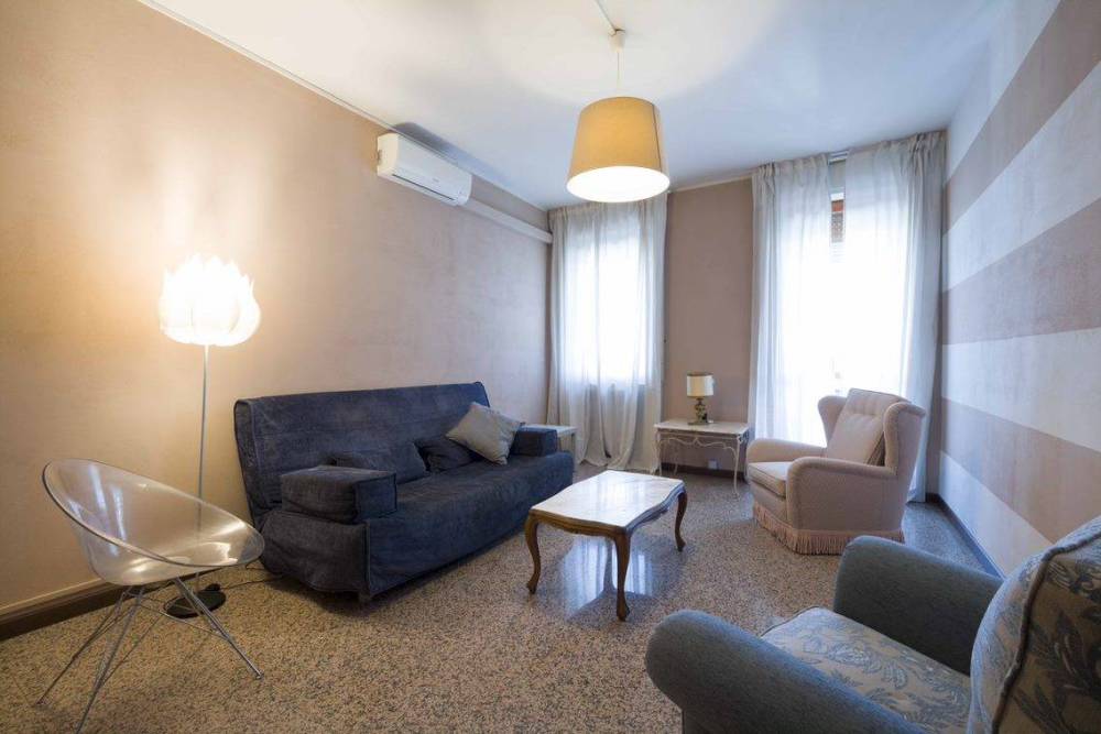 appartamento in vendita a Milano in zona Porta Nuova