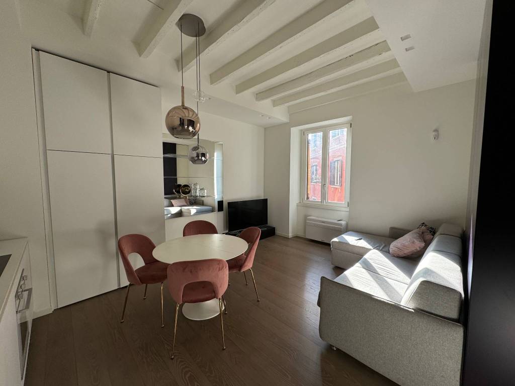 appartamento in vendita a Milano in zona Porta Garibaldi