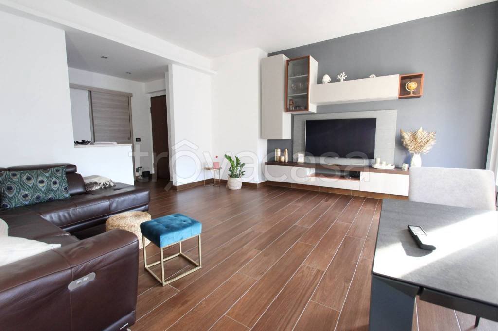 appartamento in vendita a Milano in zona Prato Centenaro