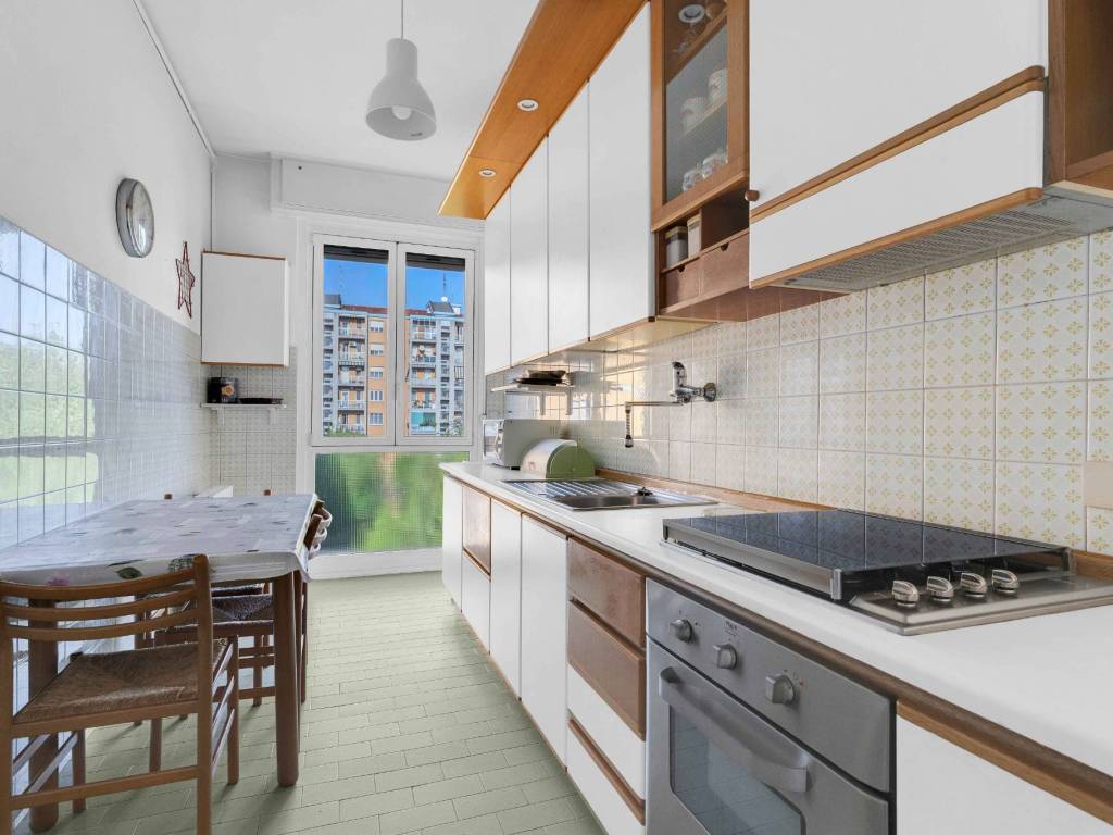 appartamento in vendita a Milano in zona Famagosta