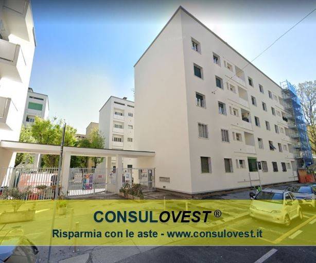 appartamento in vendita a Milano in zona Città Studi