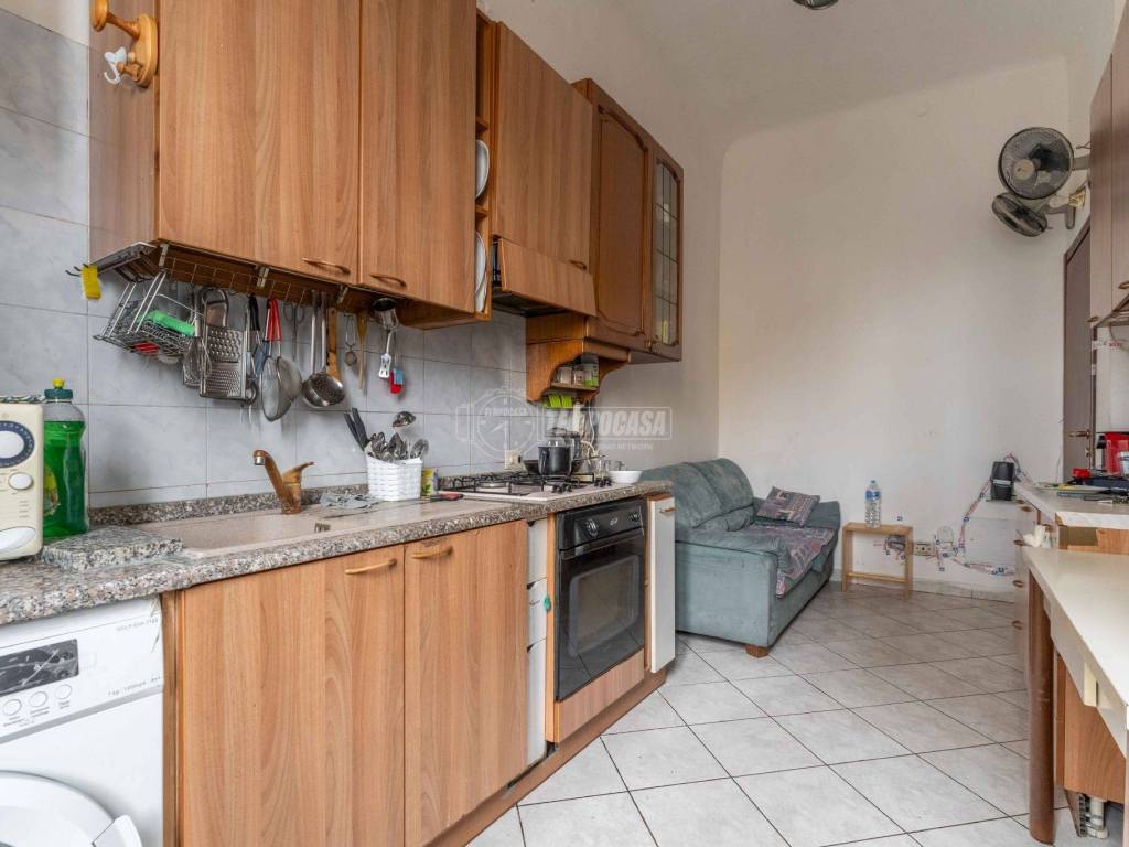 appartamento in vendita a Milano in zona Morivione