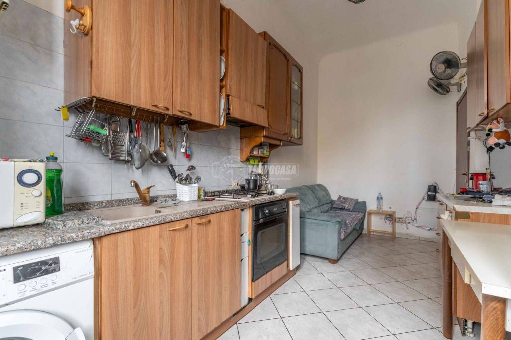 appartamento in vendita a Milano in zona Morivione