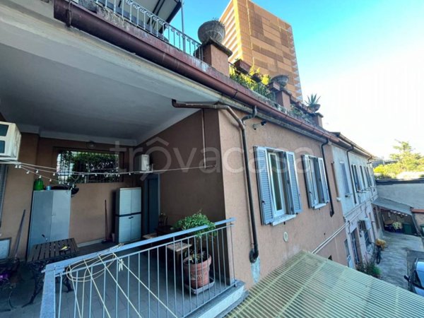 appartamento in vendita a Milano in zona Dergano