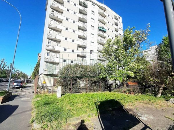appartamento in vendita a Milano in zona Ronchetto sul Naviglio