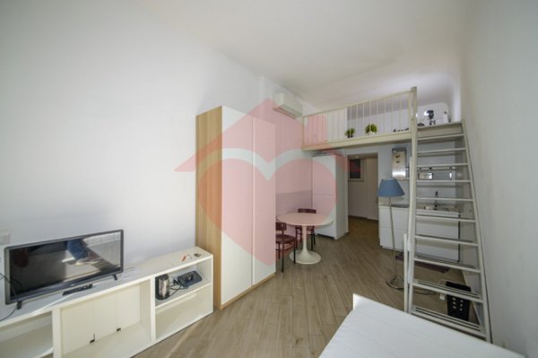appartamento in vendita a Milano in zona Ponte Seveso
