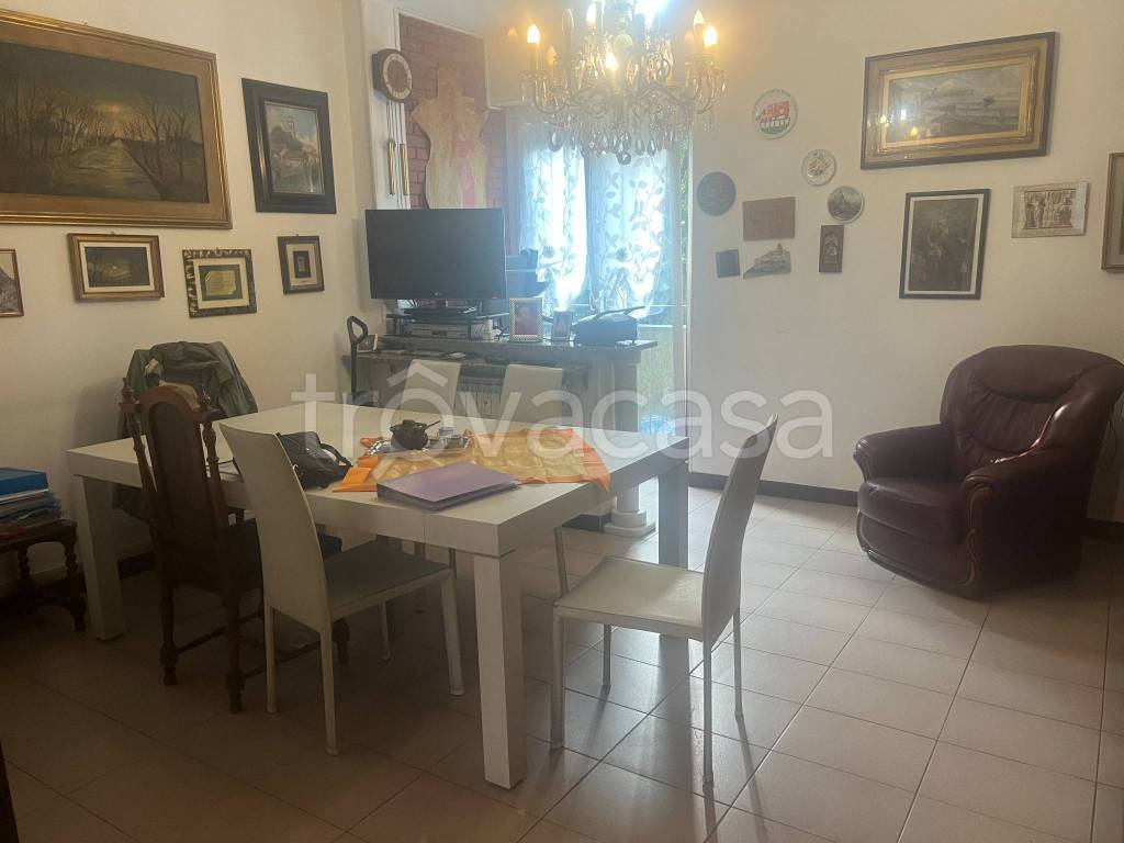 appartamento in vendita a Milano in zona Gallaratese