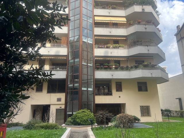 appartamento in vendita a Milano in zona Città Studi