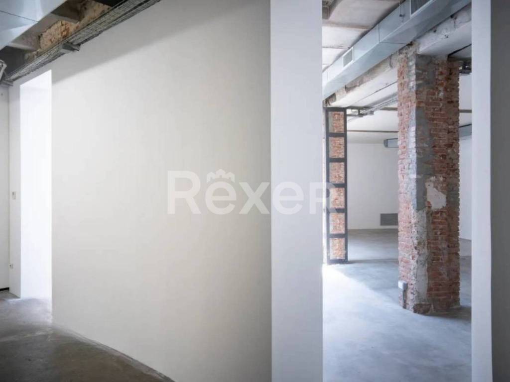 ufficio in vendita a Milano in zona Porta Romana