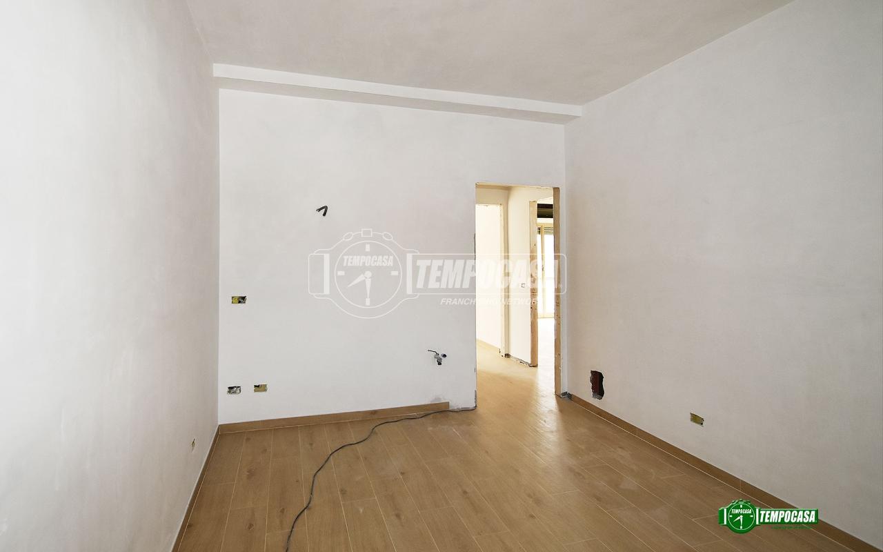 appartamento in vendita a Milano in zona Famagosta
