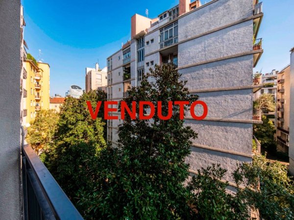 appartamento in vendita a Milano in zona Porta Nuova