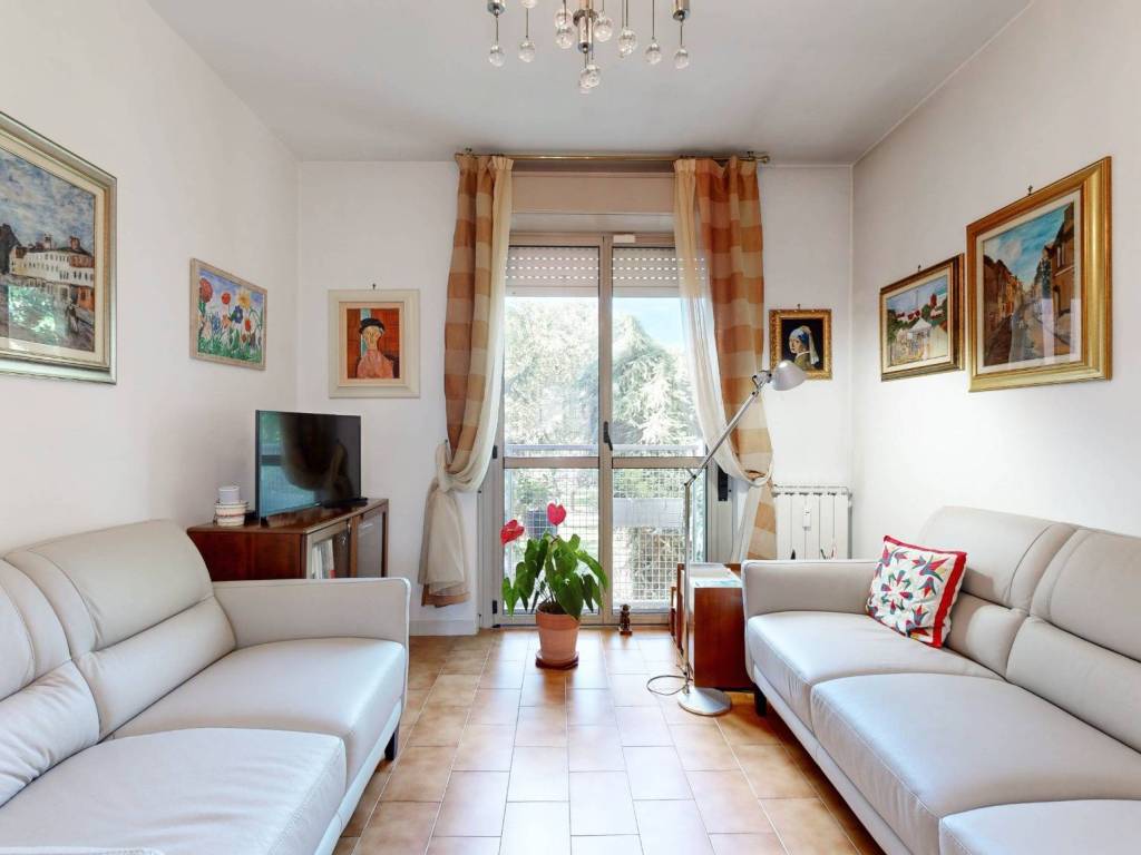 appartamento in vendita a Milano in zona Famagosta