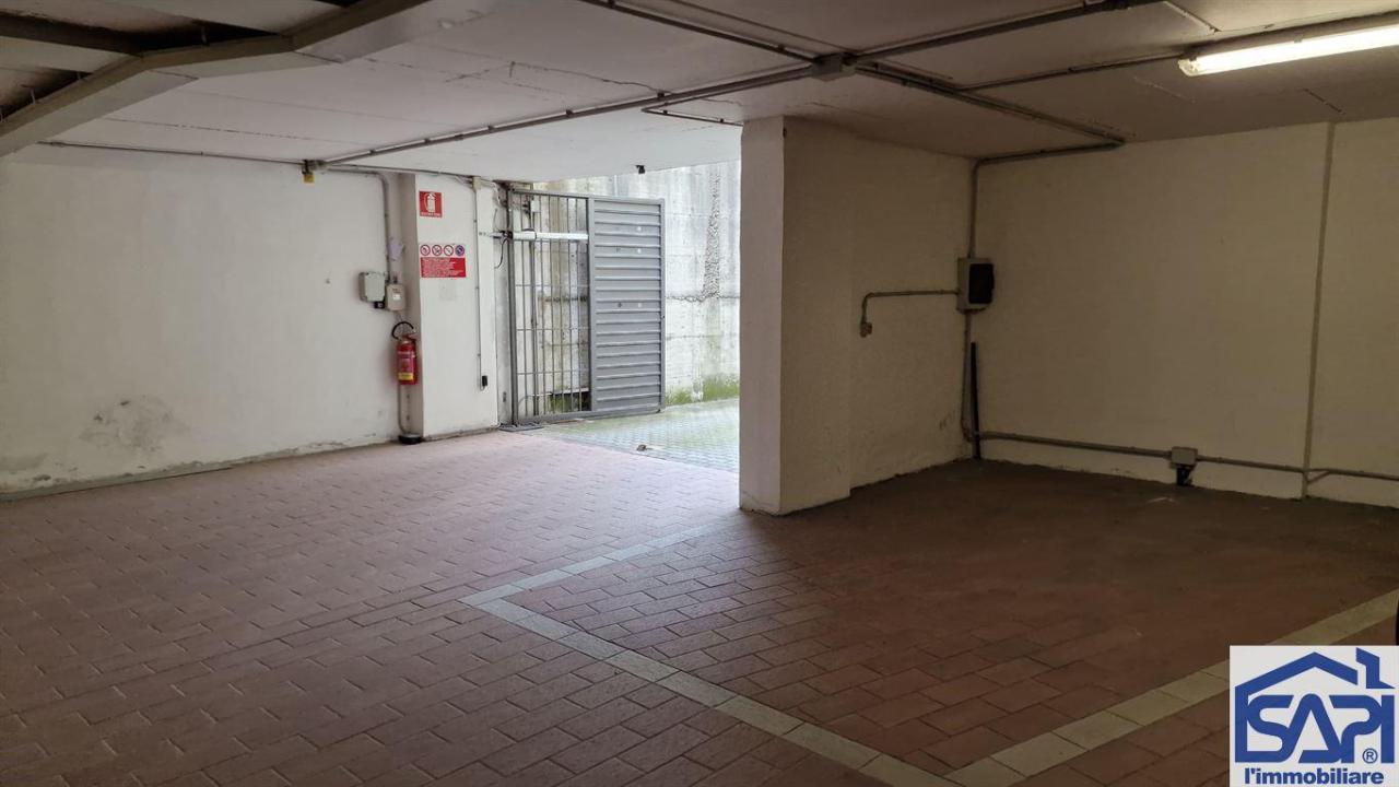 locale commerciale in vendita a Milano