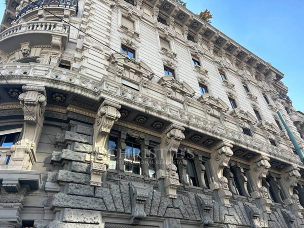 ufficio in vendita a Milano in zona Brera