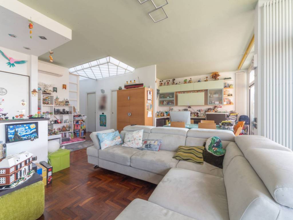 appartamento in vendita a Milano in zona Famagosta