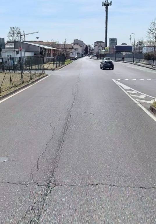 capannone in vendita a Milano